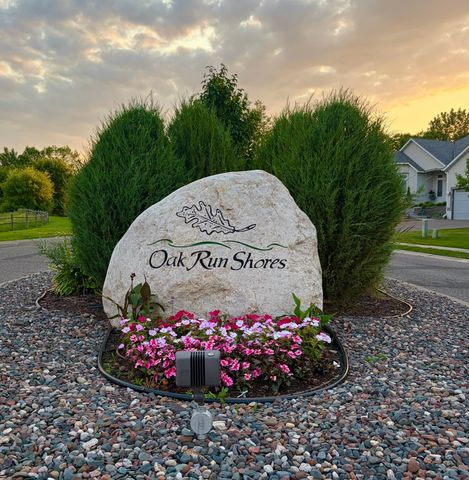 8150 9th Street Place N, Oakdale, MN 55128