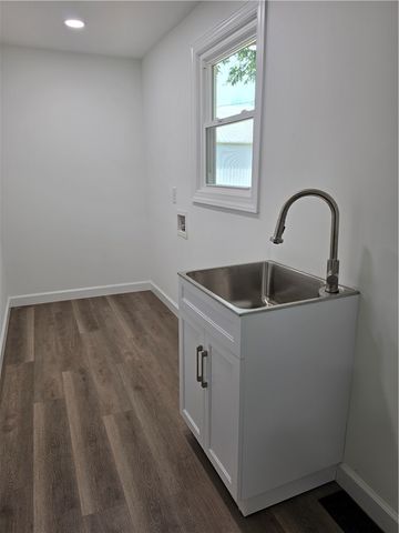 8 W First Street, Williamston, SC 29697