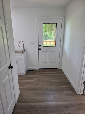 8 W First Street, Williamston, SC 29697