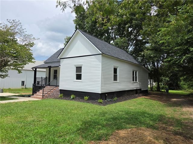 8 W First Street, Williamston, SC 29697