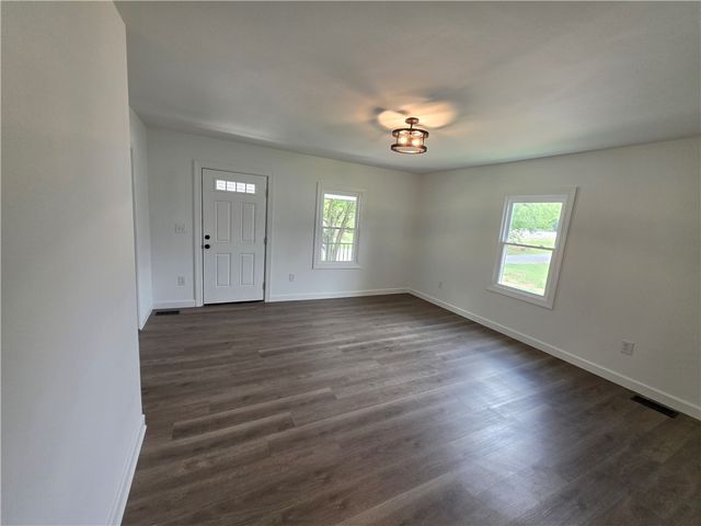 8 W First Street, Williamston, SC 29697