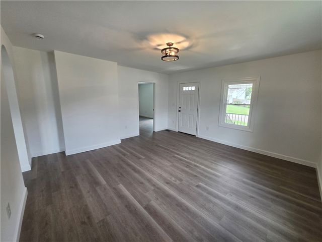 8 W First Street, Williamston, SC 29697