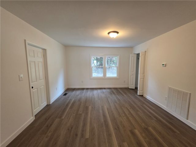 8 W First Street, Williamston, SC 29697