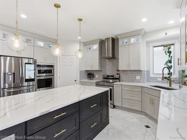 7219 Vista Drive, Shelby Charter Township, MI 48316