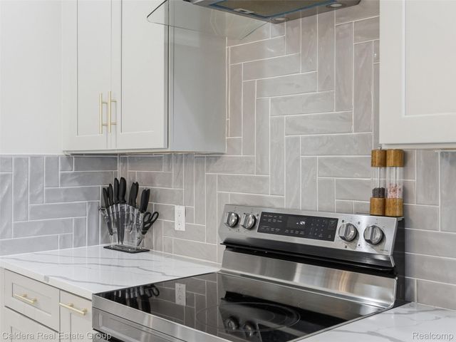 7219 Vista Drive, Shelby Charter Township, MI 48316