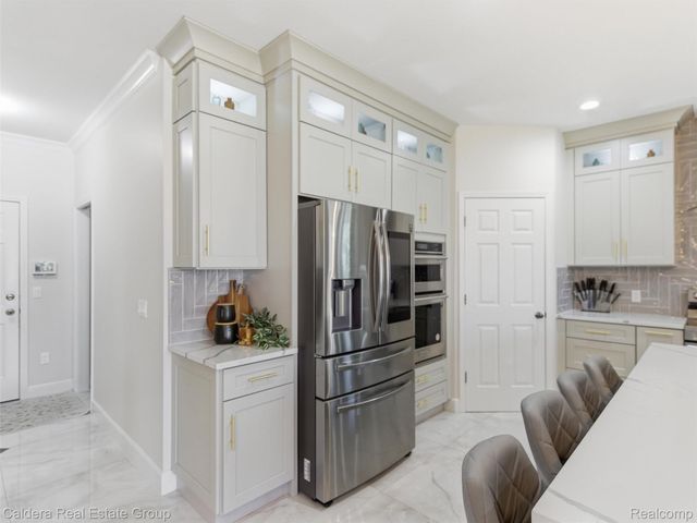 7219 Vista Drive, Shelby Charter Township, MI 48316