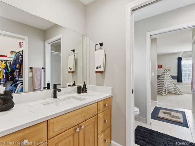 7219 Vista Drive, Shelby Charter Township, MI 48316