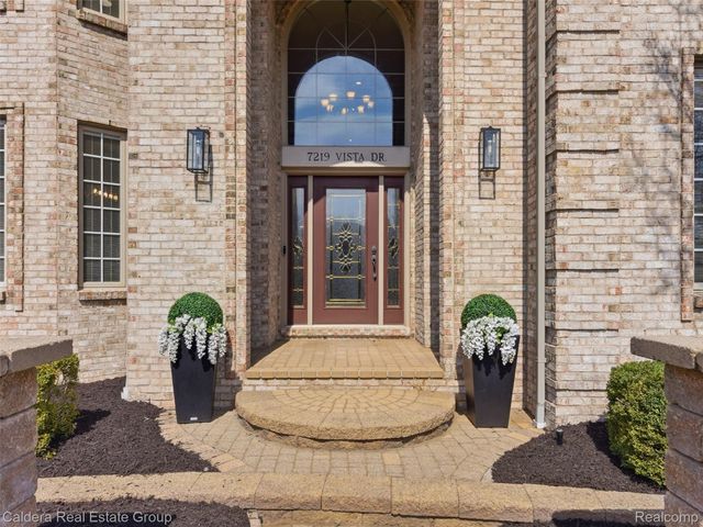 7219 Vista Drive, Shelby Charter Township, MI 48316