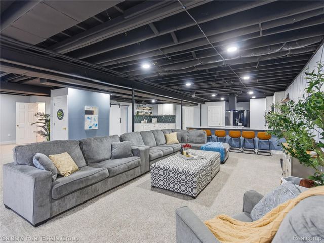 7219 Vista Drive, Shelby Charter Township, MI 48316