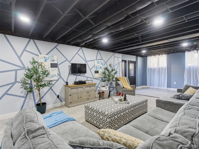 7219 Vista Drive, Shelby Charter Township, MI 48316