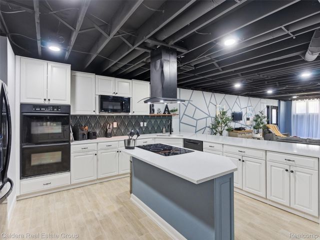 7219 Vista Drive, Shelby Charter Township, MI 48316