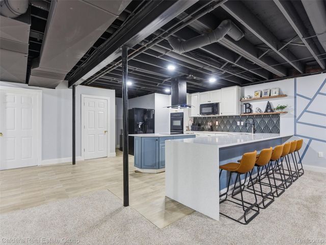 7219 Vista Drive, Shelby Charter Township, MI 48316
