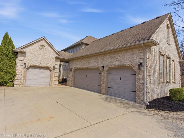 7219 Vista Drive, Shelby Charter Township, MI 48316