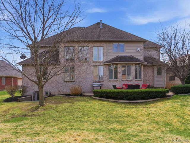 7219 Vista Drive, Shelby Charter Township, MI 48316
