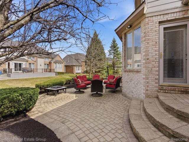 7219 Vista Drive, Shelby Charter Township, MI 48316