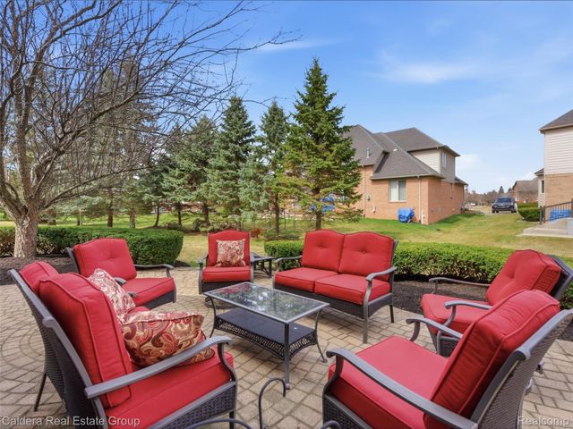 7219 Vista Drive, Shelby Charter Township, MI 48316