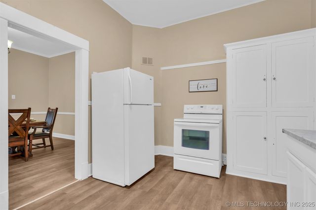 301 SW C Street, Ardmore, OK 73401
