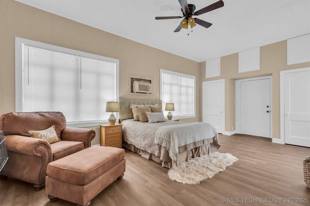 301 SW C Street, Ardmore, OK 73401