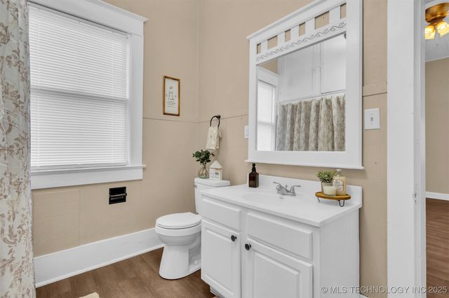 301 SW C Street, Ardmore, OK 73401