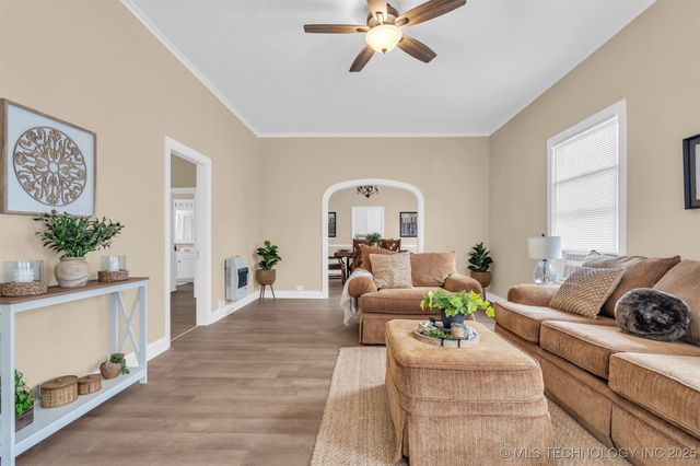 301 SW C Street, Ardmore, OK 73401
