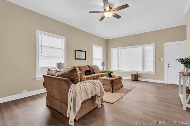 301 SW C Street, Ardmore, OK 73401