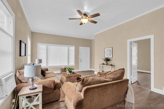 301 SW C Street, Ardmore, OK 73401