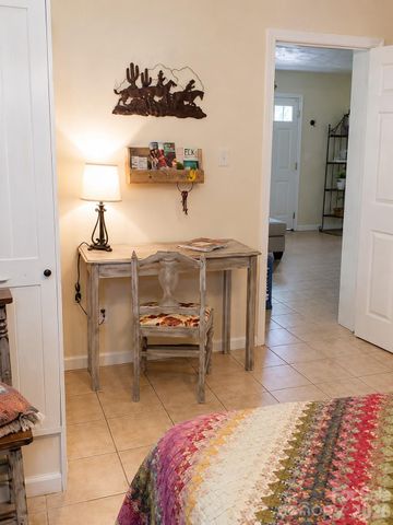 702 Love Joy Road, Canton, NC 28716