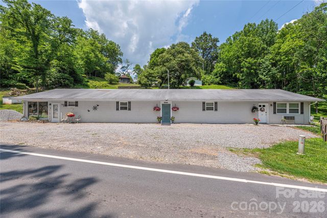 702 Love Joy Road, Canton, NC 28716