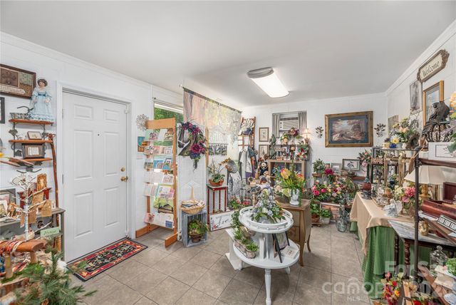 702 Love Joy Road, Canton, NC 28716