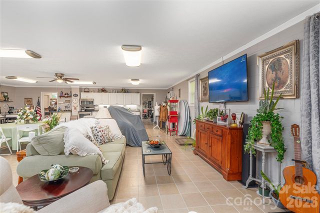 702 Love Joy Road, Canton, NC 28716