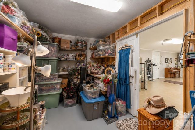 702 Love Joy Road, Canton, NC 28716