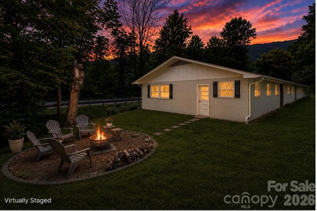 702 Love Joy Road, Canton, NC 28716