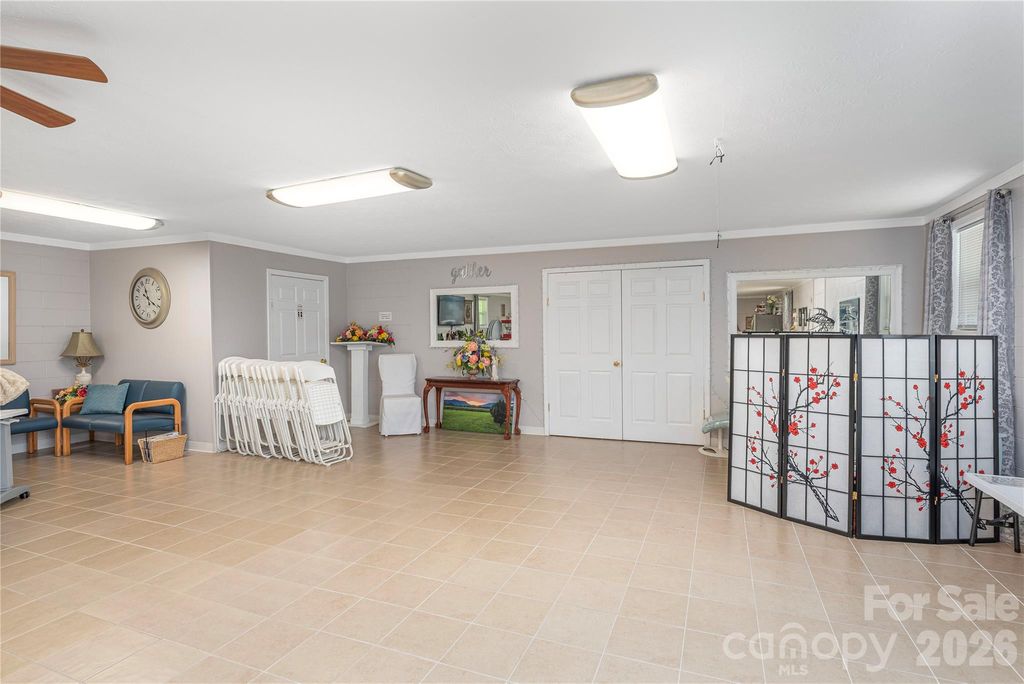 702 Love Joy Road, Canton, NC 28716