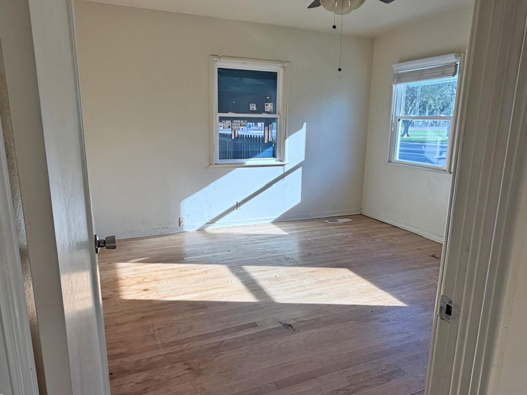 Image 10 of property listing at 397 Hoover Street, Coalinga, CA 93210