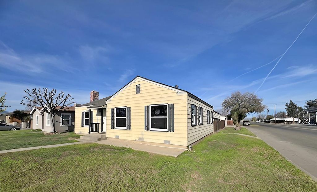 Image 2 of property listing at 397 Hoover Street, Coalinga, CA 93210