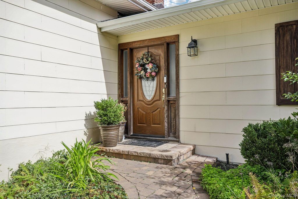 1 Brentwood Drive, Pleasantville, NY 10570 — photo 3