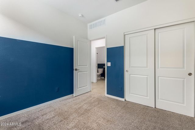 33948 N BEEBLOSSOM Trail, San Tan Valley, AZ 85144