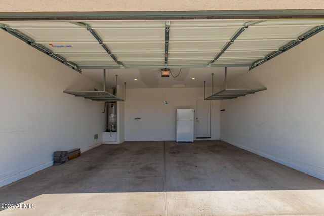 33948 N BEEBLOSSOM Trail, San Tan Valley, AZ 85144