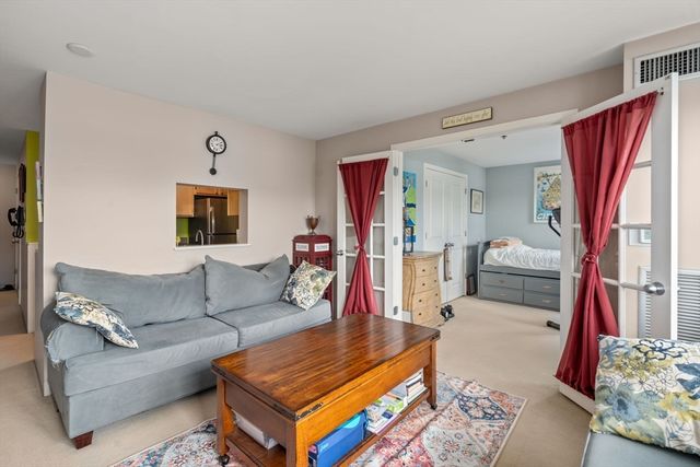 113 Sumner St 32, Boston, MA 02128