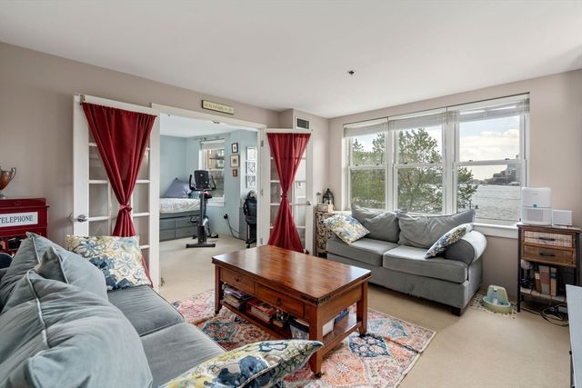 113 Sumner St 32, Boston, MA 02128