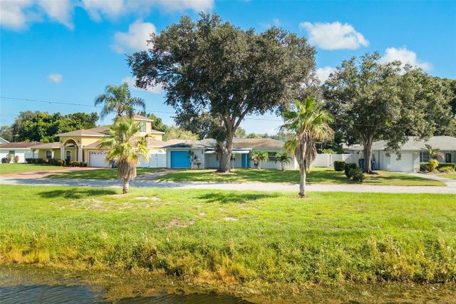 2001 41ST STREET N, St Petersburg, FL 33713