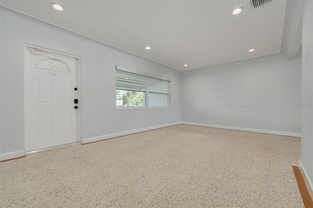 2001 41ST STREET N, St Petersburg, FL 33713