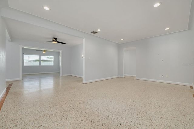 2001 41ST STREET N, St Petersburg, FL 33713