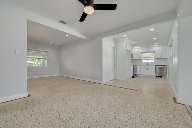2001 41ST STREET N, St Petersburg, FL 33713