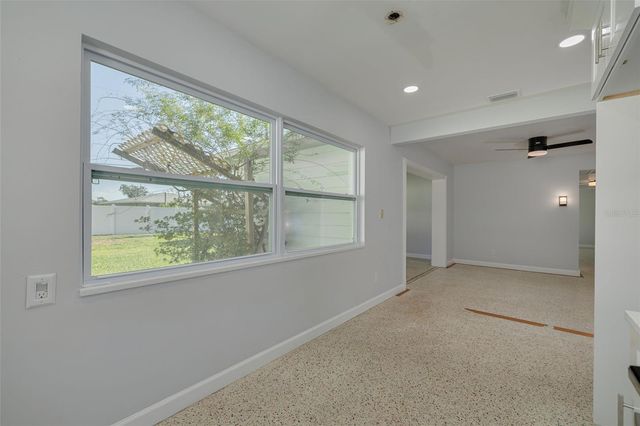 2001 41ST STREET N, St Petersburg, FL 33713