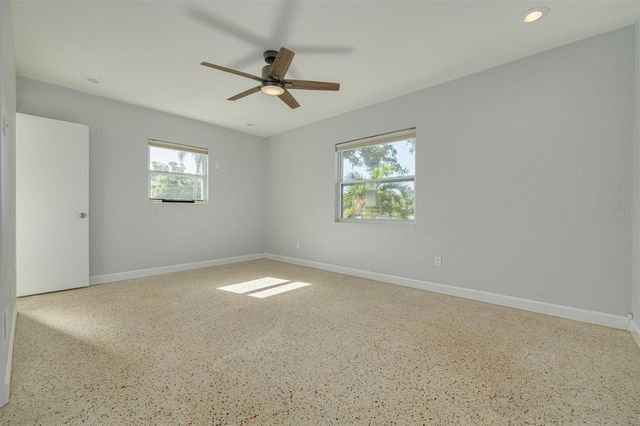 2001 41ST STREET N, St Petersburg, FL 33713
