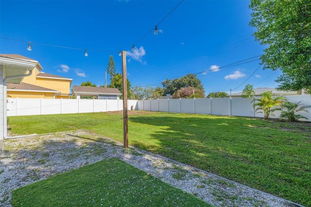 2001 41ST STREET N, St Petersburg, FL 33713