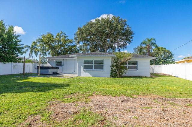 2001 41ST STREET N, St Petersburg, FL 33713