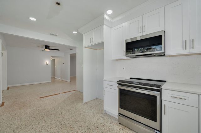2001 41ST STREET N, St Petersburg, FL 33713
