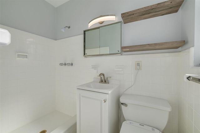 2001 41ST STREET N, St Petersburg, FL 33713